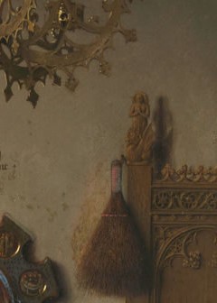 Detalle de la estatuilla de la cama