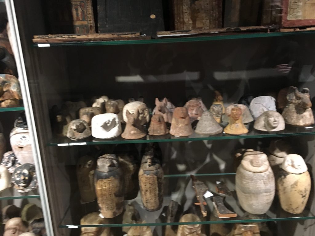 Vasos Canopos Museo Egipcio de Turín Vasos Canopos ( Foto Sofia Muñoz)