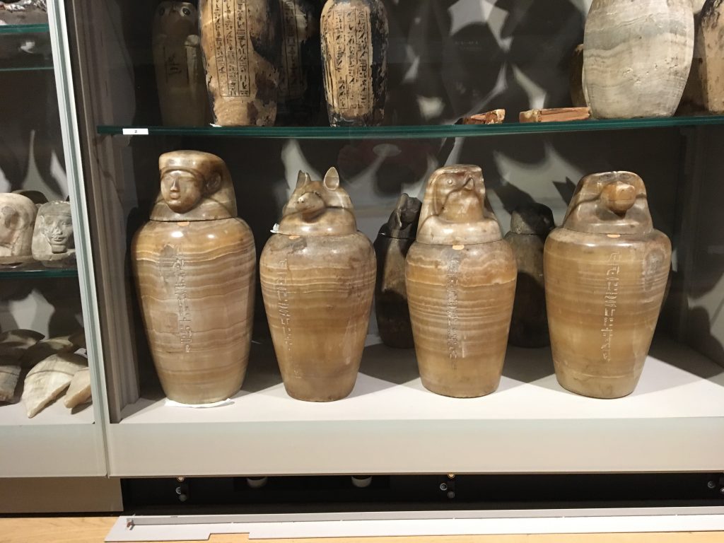 Vasos Canopos Museo Egipcio de Turín Vasos Canopos ( Foto Sofia Muñoz)