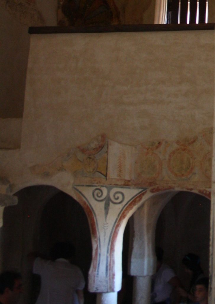 Águilas con alas explayadas (Ermita San Baudelio de Berlanga)                                                                                                                                Foto Sofía Muñoz