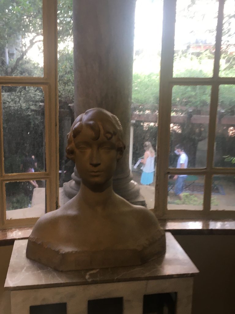 Helena de José Capuz Mamano (1921) Marmol blanco Firmado inf. dcha. ¨JOSE/CAPUZ. Inscrip. frente inf. "HELENA" (Museo Sorolla) (Foto: Sofia Muñoz)